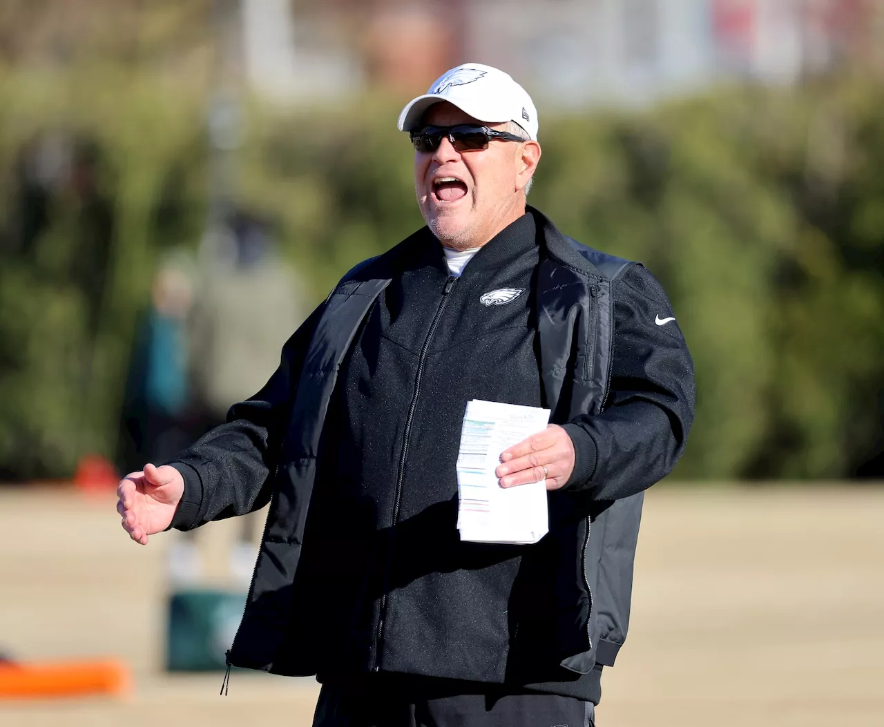 Stoutland Exits Eagles; Giants Eye Top Coach for Offensive Line